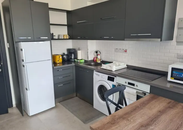 Beachfront Penthouse Apartment, Eco Wellness Resort, Heated Pool Appartamento *