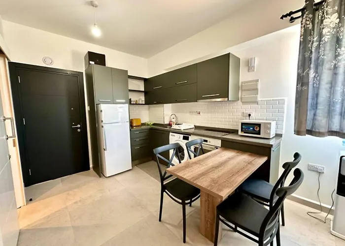 Beachfront Penthouse Apartment, Eco Wellness Resort, Heated Pool Appartamento *